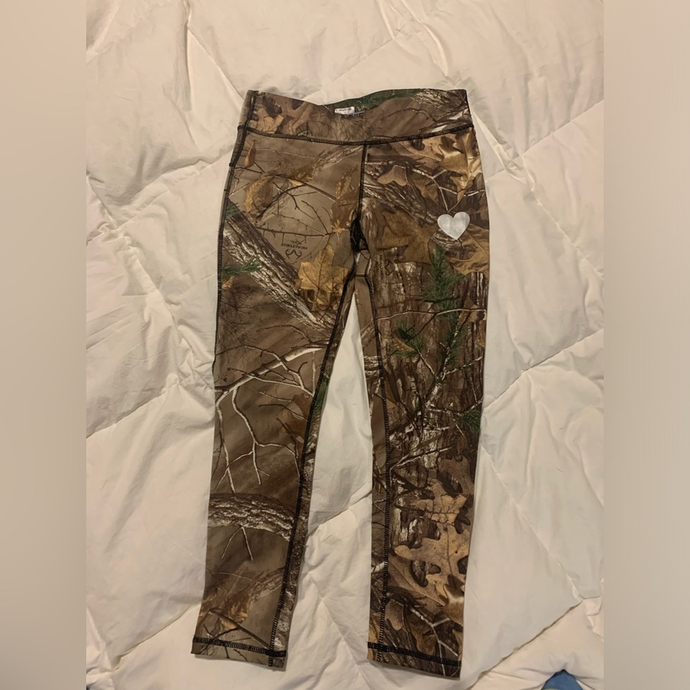 LAVON yoga pants medium camo print